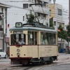 「クリスマス電車」として運行される238号「ハノーバー電車」。車内外にクリスマスの装飾を施す。