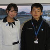 高野くんと、本職のZF モータースポーツ・アンバサダーである佐藤彩奈さん。