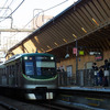 木材を積極的に使い改装した戸越銀座駅