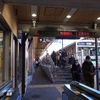 木材を積極的に使い改装した戸越銀座駅