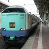 新潟～糸魚川間を結ぶ快速列車は来年3月のダイヤ改正で廃止。車両は特急『北越』などで使われていた485系を使用している。写真は『北越』で使われていた頃の485系。