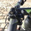 MTBのフラットバーに別売ラージチューブマウントを取りつけた