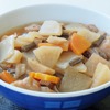 けんちんそば。汁は南魚沼の既製品とのことだが、実だくさんでかなり美味であった。