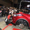 TOYOTA GAZOO Racingブースでカスタムパーツ交換を実演