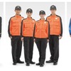 新しい制服のイメージ（左：乗務員・駅員など、中央：技術・電気職員、右：車両検査員など）。4月1日から着用を開始する。