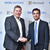コネクテッドカーの分野での提携を発表したタタとマイクロソフト