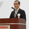 挨拶する木村隆昭副社長