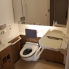 トイレは温水洗浄機能付き便座を搭載した洋式トイレに変更。和式トイレは廃止された。