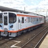 一畑電車は新型車両の増備を受けて4月にダイヤ改正を実施する。写真は新型車両の7000系。