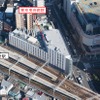 東京曳舟病院と東武鉄道の曳舟駅。病院は4月1日に開院する。