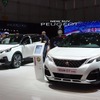 SUV色を全面に押し出したプジョー。写真は3008（右）と5008（左）