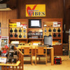 「ヴァイブス」（石川県）の店内。