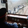 沿線では大勢の鉄道マニアがカメラを向けていた。