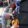 パワー（中央）は嬉しい今季初勝利。