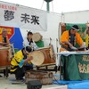 地域活性化のために半世紀ほど前に誕生した芸能、佐久鯉太鼓。和太鼓の乱れ打ちに合わせ、驚異的な手さばきで鯉の活け造りを作るというもの。