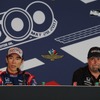 マイケル・アンドレッティとともに優勝記者会見に応じる琢磨。（インディ500）