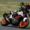 フルモデルチェンジした2017年式 KTM 390デューク