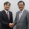 タチエス 中山太郎社長（左）とトヨタ紡織 石井克政社長