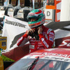 NISMOフェア…お父さん、タイヤ交換で頑張る
