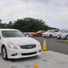 開発中のSBWシステムを搭載するインフィニティG37ベースの試作車