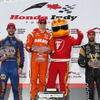 左から2位ロッシ、優勝ニューガーデン、3位ヒンチクリフ。