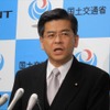 再任会見する石井啓一国土交通相（3日・霞が関）