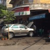 プノンペン市内のパパママ整備工場（カンボジア）