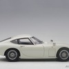 オートアート トヨタ 2000GT 1/18スケールモデル