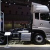 UDトラックス・クオン新型、4×2セミトラクター（東京モーターショー2017）