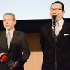 ヤマハ技術本部デザイン研究所の川田所長（右）とVENOVAのデザインを担当した辰巳恵三主務