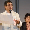 講評する奥山清行氏