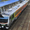 2010年にデビューした「リゾートあすなろ」の試運転列車。東北本線（現・青い森鉄道）野辺地駅。
