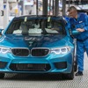 BMW M5 新型の量産第一号車がラインオフ