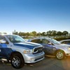 ルネサスがCES2018で公開予定のデモカー。左が次世代コネクトカー向けコクピットを搭載するラム1500