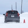 JAFによる雪上制動試験