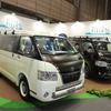 トヨタブース（東京オートサロン2018）※ウインドウ上の照明はイベント展示用の為、商品に含まれません。室内の小物類は装備に含まれません。