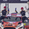 「WRC2」でクラス優勝した勝田貴元（右。左はコ・ドライバーのM.サルミネン）。