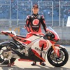 中上貴晶選手とMotoGP参戦カラーのRC213V-S