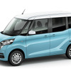 日産 デイズ ルークス アイスブルー/ホワイト 2トーン（特別塗装色）