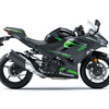 Ninja 400／エボニー×メタリックマグネティックダークグレー