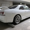 懐かしいR33 スカイライン。オーナーは新車時から乗るワンオーナー車。映画好きのオーナーのこのクルマは、参加車の中でも珍しく、オーディオとは別に5.1チャンネルのシステムを持つ。