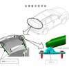 改善箇所説明図。電動式リヤゲートに取り付けられているリヤゲートステー取付用ブラケットにおいて、製造管理が不適切なためボールスタッドのカシメが不十分なものがある。そのため、リヤゲート全開の状態からさらに上側に力を加えた場合、ボールスタッドがブラケットから外れ、リヤゲートやリヤゲートステーが降下し身体の一部にあたるおそれがある。