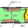 1100形の見取り図。車端が高床となる部分低床構造となっている。車椅子スペースは2ヶ所ある。