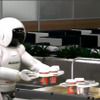 ［動画］飲み物をサービスしてくれるホンダ『ASIMO』