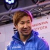 シーズンエンドパーティーに出演する小林可夢偉選手