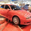 日本の医師はやっぱりリッチ!? アルファロメオ『156GTA』1号車に競り勝つ