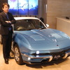 光岡自動車の光岡章夫社長と新型車『ロックスター』