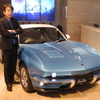 光岡自動車の光岡章夫社長と新型車『ロックスター』