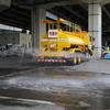 首都高の塩水散布車