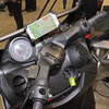 スマートフォンと連動したイグニッションシステムの検証をおこなうADIVAの3輪バイク